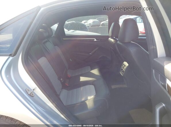 1VWJM7A39JC035613 2018 VOLKSWAGEN PASSAT Silver Widok naklejki z numerem VIN