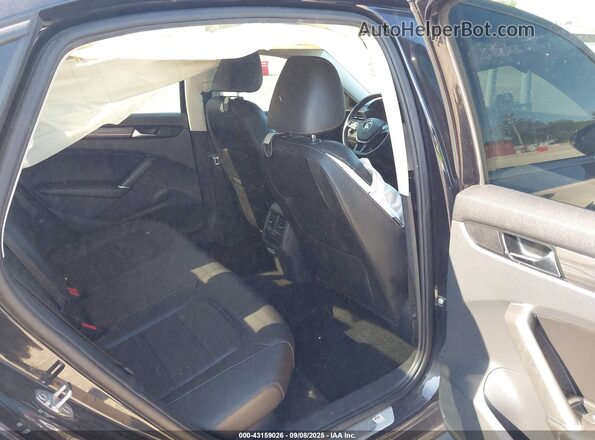1VWMA7A38LC004877 2020 VOLKSWAGEN PASSAT Black Widok naklejki z numerem VIN