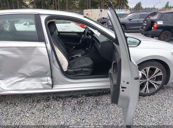 1VWSA7A30MC008155 2021 VOLKSWAGEN PASSAT Silver Вид салону спереду