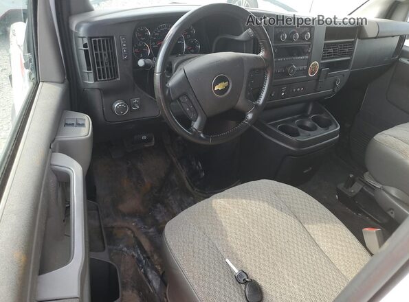 1GCWGAF77M1159386 2021 CHEVROLET EXPRESS White ხელსაწყოთა პანელის ხედი