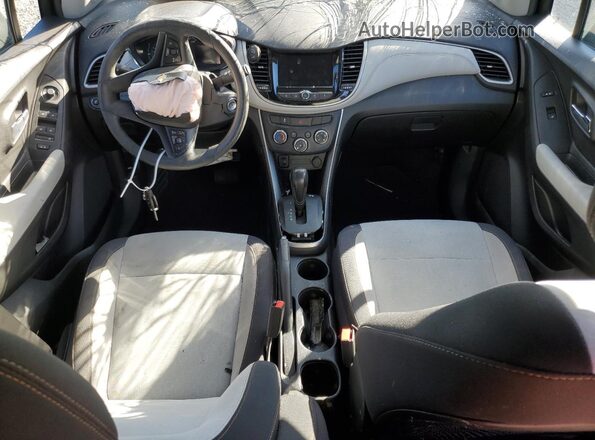 3GNCJKSBXKL235832 2019 CHEVROLET TRAX Gray Սարքավորումների վահանակի տեսք