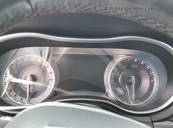 2C3CCAAG9LH220702 2020 CHRYSLER 300 Gray ხელსაწყოთა პანელის ხედი