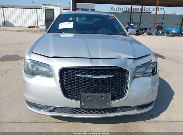 2C3CCABG0LH131406 2020 CHRYSLER 300 Silver ხელსაწყოთა პანელის ხედი