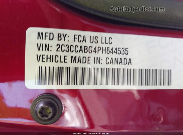2C3CCABG4PH644535 2023 CHRYSLER 300 Бордовый Вид подкапотного пространства