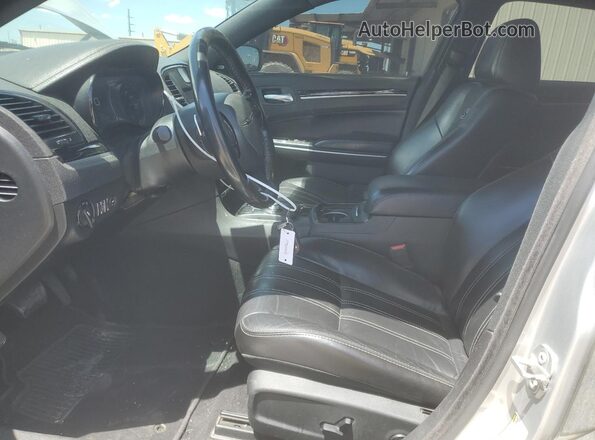 2C3CCABG9LH158488 2020 CHRYSLER 300 Silver Front interior view