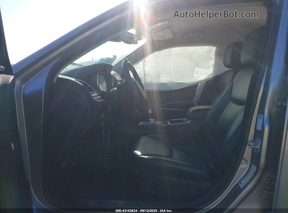 2C3CCAEG2JH140973 2018 CHRYSLER 300 Silver 