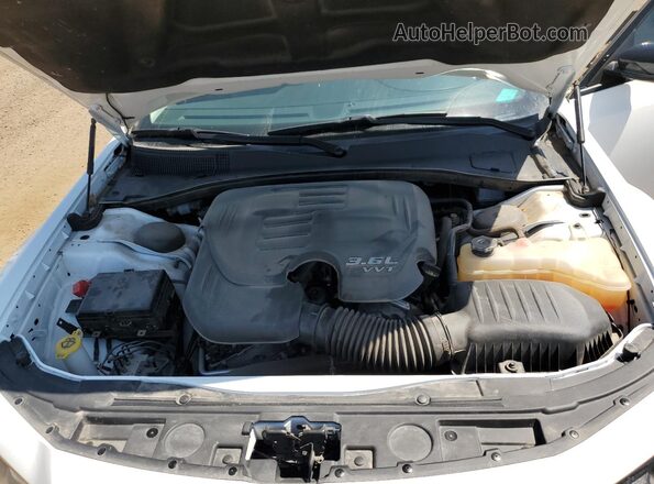 2C3CCARG4JH321275 2018 CHRYSLER 300 Белый 