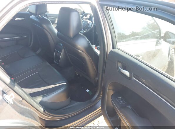 2C3CCARG8HH512384 2017 CHRYSLER 300 Gray Vista de la etiqueta del VIN