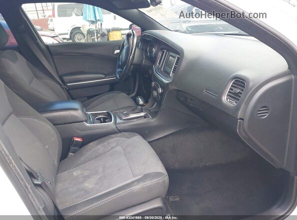 2C3CDXBG5GH110153 2016 DODGE CHARGER White Вид салону спереду