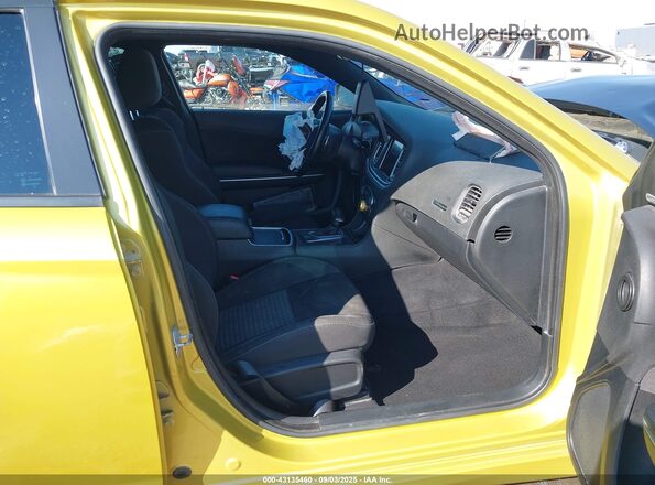 2C3CDXCTXMH619937 2021 DODGE CHARGER Green Front interior view