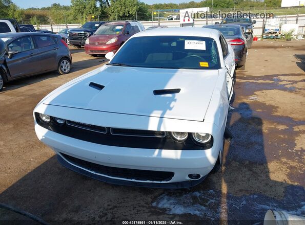 2C3CDZAG6LH137787 2020 DODGE CHALLENGER White უკანა სალონის ხედი