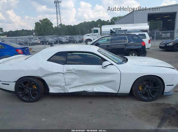 2C3CDZBTXMH555685 2021 DODGE CHALLENGER White Вид задньої частини салону