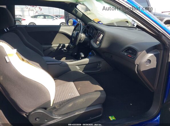 2C3CDZFJ5LH103733 2020 DODGE CHALLENGER Blue Widok wnętrza z przodu