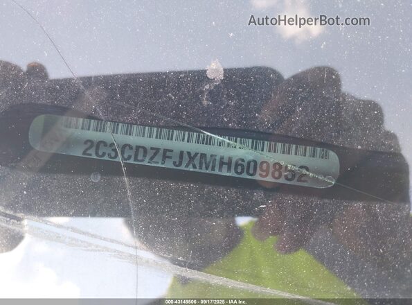 2C3CDZFJXMH609852 2021 DODGE CHALLENGER White Вид підкапотного простору