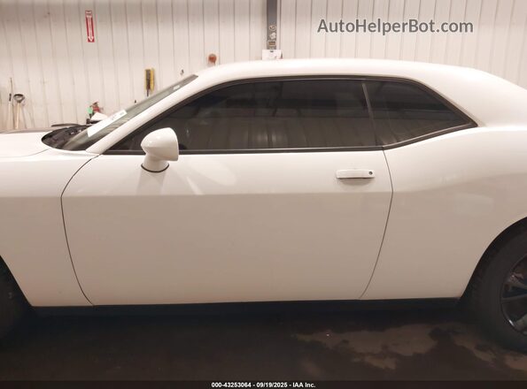 2C3CDZGG7MH611190 2021 DODGE CHALLENGER White Widok wnętrza 360 stopni