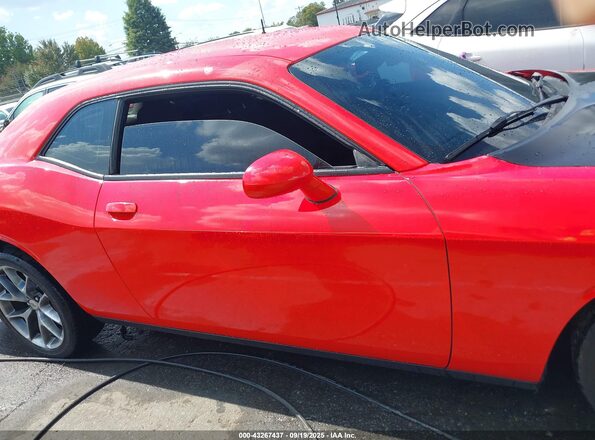 2C3CDZJG4NH211808 2022 DODGE CHALLENGER Red Widok wnętrza z tyłu