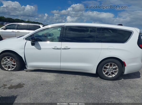 2C4RC1BG2RR129732 2024 CHRYSLER PACIFICA White Widok wnętrza z tyłu