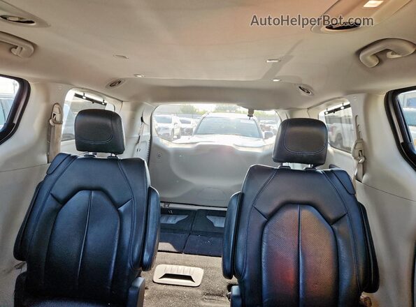 2C4RC1BG4MR534273 2021 CHRYSLER PACIFICA Silver Rear seats view