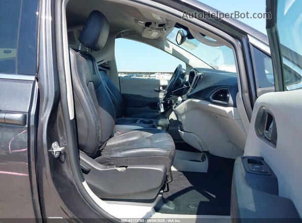 2C4RC1BG5LR247667 2020 CHRYSLER PACIFICA Brown Vista interior delantera