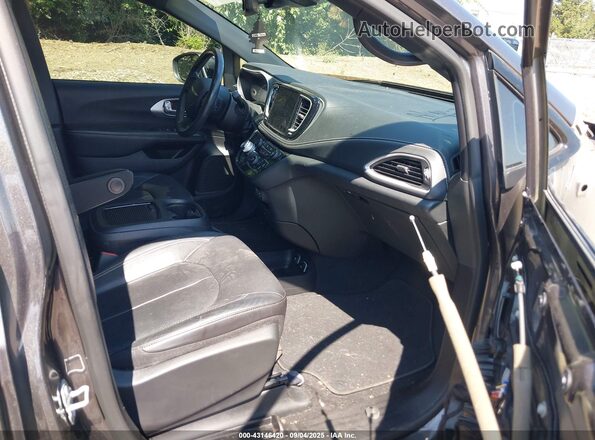 2C4RC1BG5MR607182 2021 CHRYSLER PACIFICA Gray Front interior view