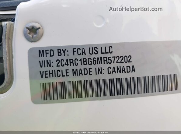 2C4RC1BG6MR572202 2021 CHRYSLER PACIFICA White Vista del compartimento del motor