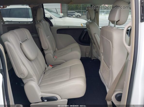 2C4RC1BGXGR222379 2016 CHRYSLER TOWN & COUNTRY White Widok naklejki z numerem VIN