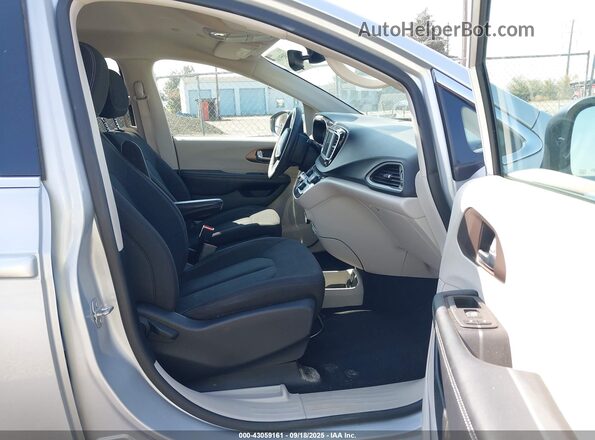 2C4RC1CG2PR530029 2023 CHRYSLER VOYAGER Silver 
