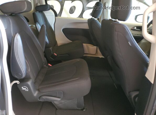 2C4RC1CG5PR606181 2023 CHRYSLER VOYAGER Gray 