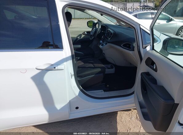 2C4RC1CG7PR525120 2023 CHRYSLER VOYAGER White Սալոնի դիմացի տեսք