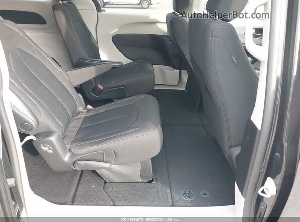 2C4RC1CG8PR616557 2023 CHRYSLER VOYAGER Black Вид наклейки з VIN-кодом