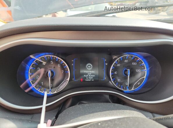 2C4RC1DG0LR195779 2020 CHRYSLER VOYAGER Gray Instrument cluster view