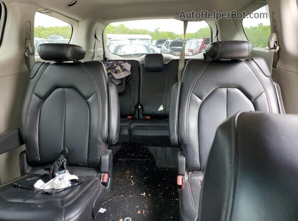 2C4RC1DG0LR262655 2020 CHRYSLER VOYAGER White Widok tylnych siedzeń