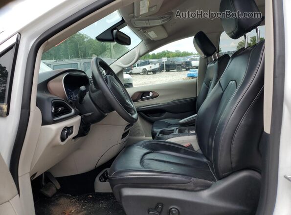 2C4RC1DG0LR262655 2020 CHRYSLER VOYAGER White Widok wnętrza z przodu