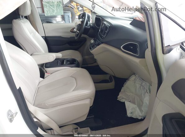 2C4RC1DG1MR524216 2021 CHRYSLER VOYAGER White Widok wnętrza z przodu