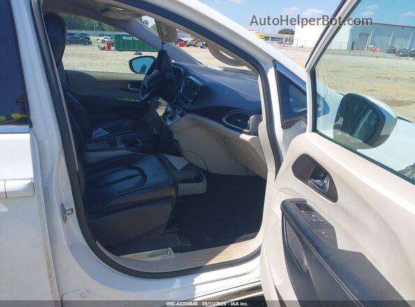 2C4RC1DG5LR157836 2020 CHRYSLER VOYAGER White Widok wnętrza z przodu