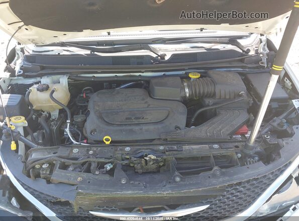 2C4RC1DG5LR157836 2020 CHRYSLER VOYAGER White Widok z tyłu
