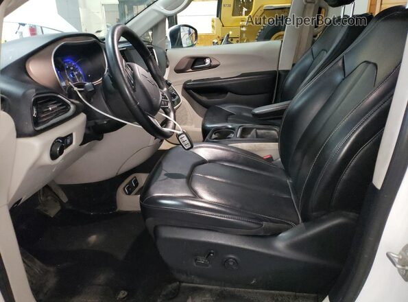 2C4RC1DG7LR257453 2020 CHRYSLER VOYAGER White 