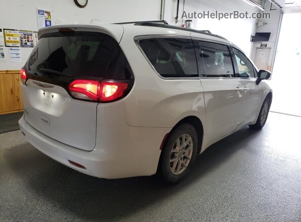 2C4RC1DG7LR257453 2020 CHRYSLER VOYAGER White 