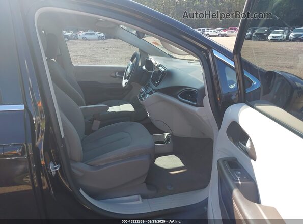 2C4RC1DG8HR704816 2017 CHRYSLER PACIFICA Black წინა სალონის ხედი
