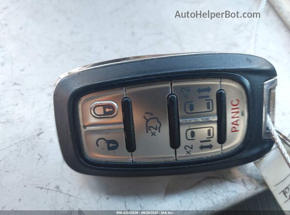 2C4RC1DG8HR704816 2017 CHRYSLER PACIFICA Black უკანა ხედი