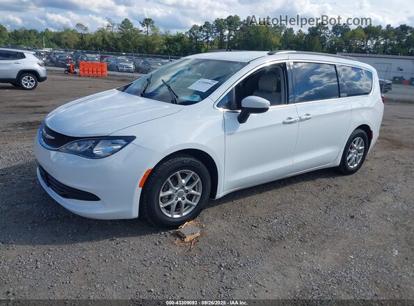 2C4RC1DG8LR163484 2020 CHRYSLER VOYAGER White Передня ліва чверть