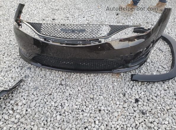 2C4RC1EG1JR226713 2018 CHRYSLER PACIFICA Black 