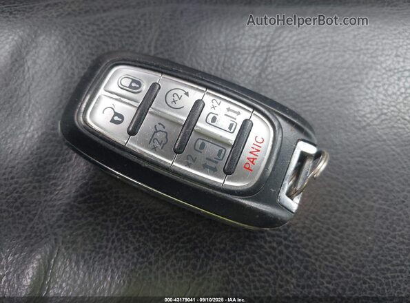 2C4RC1EG4LR135311 2020 CHRYSLER PACIFICA Gray Vista del salpicadero