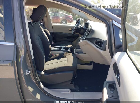2C4RC1FGXLR266984 2020 CHRYSLER PACIFICA Gray Front interior view