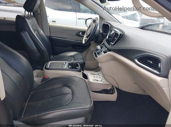 2C4RC1GG3LR285360 2020 CHRYSLER PACIFICA Blue Vista interior delantera