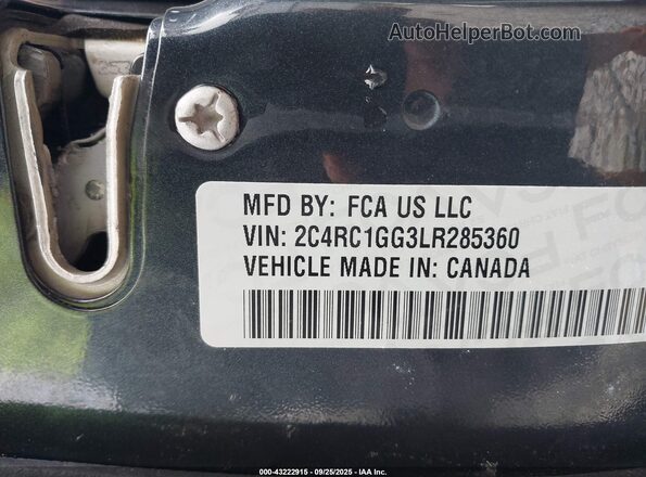 2C4RC1GG3LR285360 2020 CHRYSLER PACIFICA Blue Vista del compartimento del motor