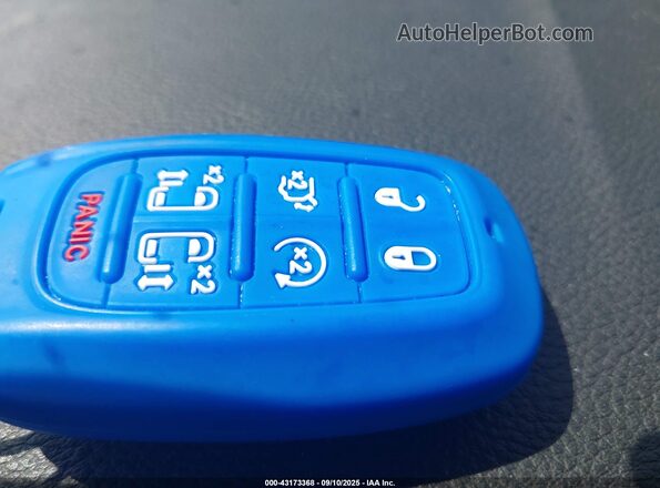 2C4RC1N79LR263334 2020 CHRYSLER PACIFICA Blue Vista del salpicadero