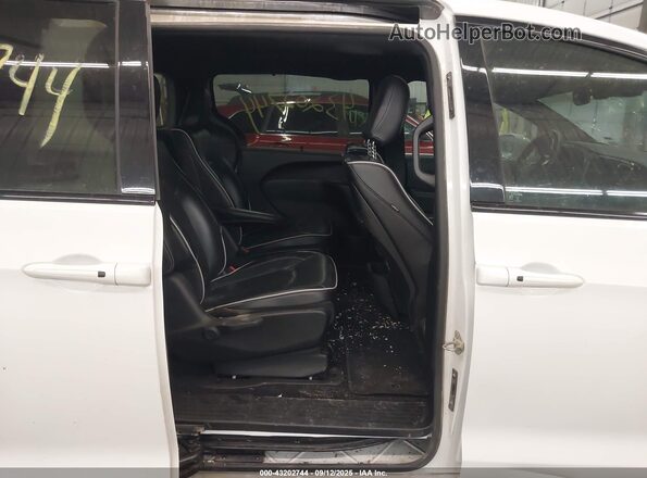 2C4RC1S77NR130000 2022 CHRYSLER PACIFICA White Widok naklejki z numerem VIN