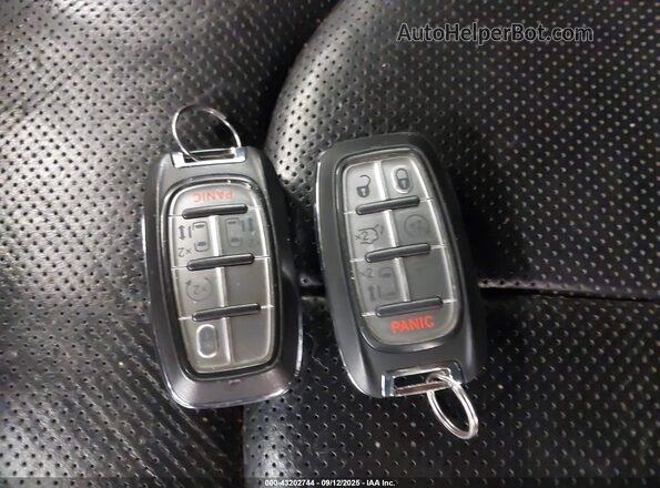 2C4RC1S77NR130000 2022 CHRYSLER PACIFICA White Widok deski rozdzielczej