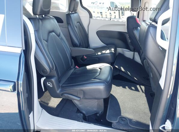 2C4RC3BG7NR161517 2022 CHRYSLER PACIFICA Blue Widok naklejki z numerem VIN